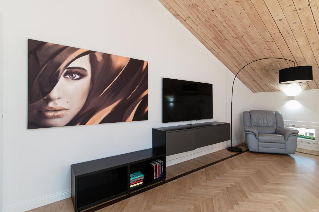 Attic 64 - The House Of Travelers Como Exterior foto
