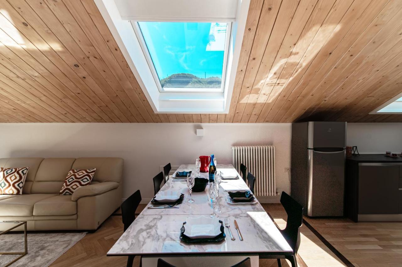 Attic 64 - The House Of Travelers Como Exterior foto