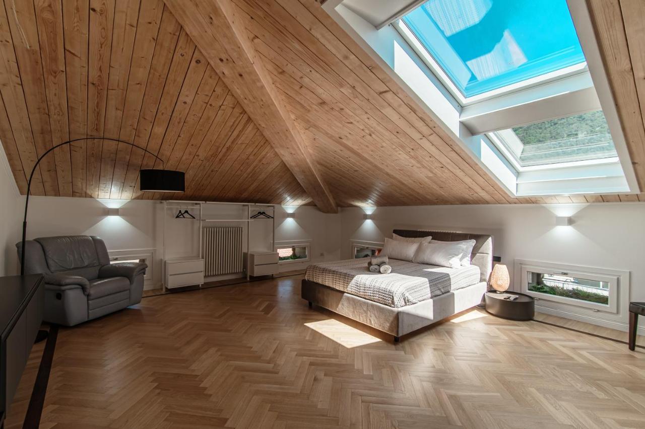 Attic 64 - The House Of Travelers Como Exterior foto