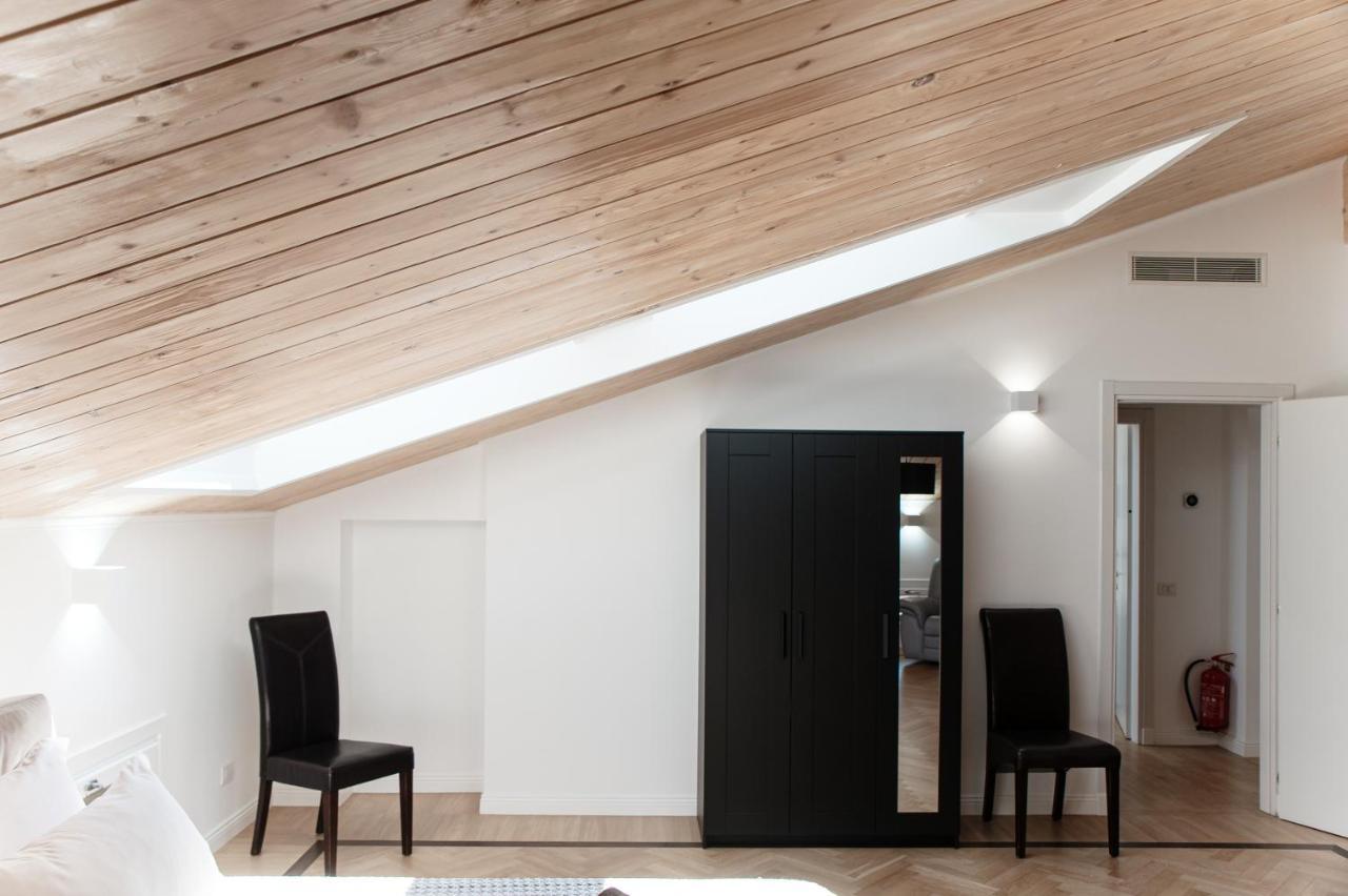 Attic 64 - The House Of Travelers Como Exterior foto