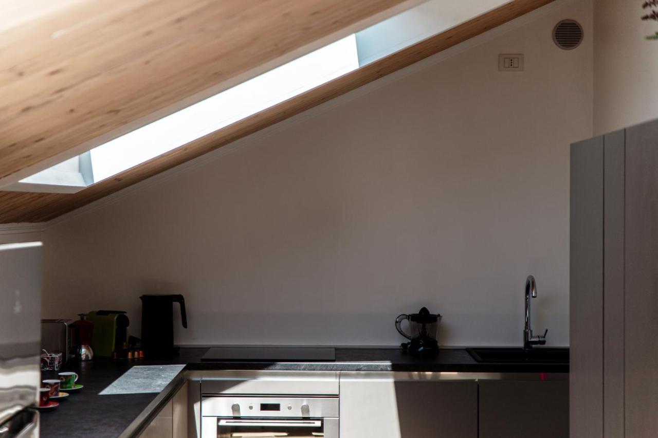 Attic 64 - The House Of Travelers Como Exterior foto