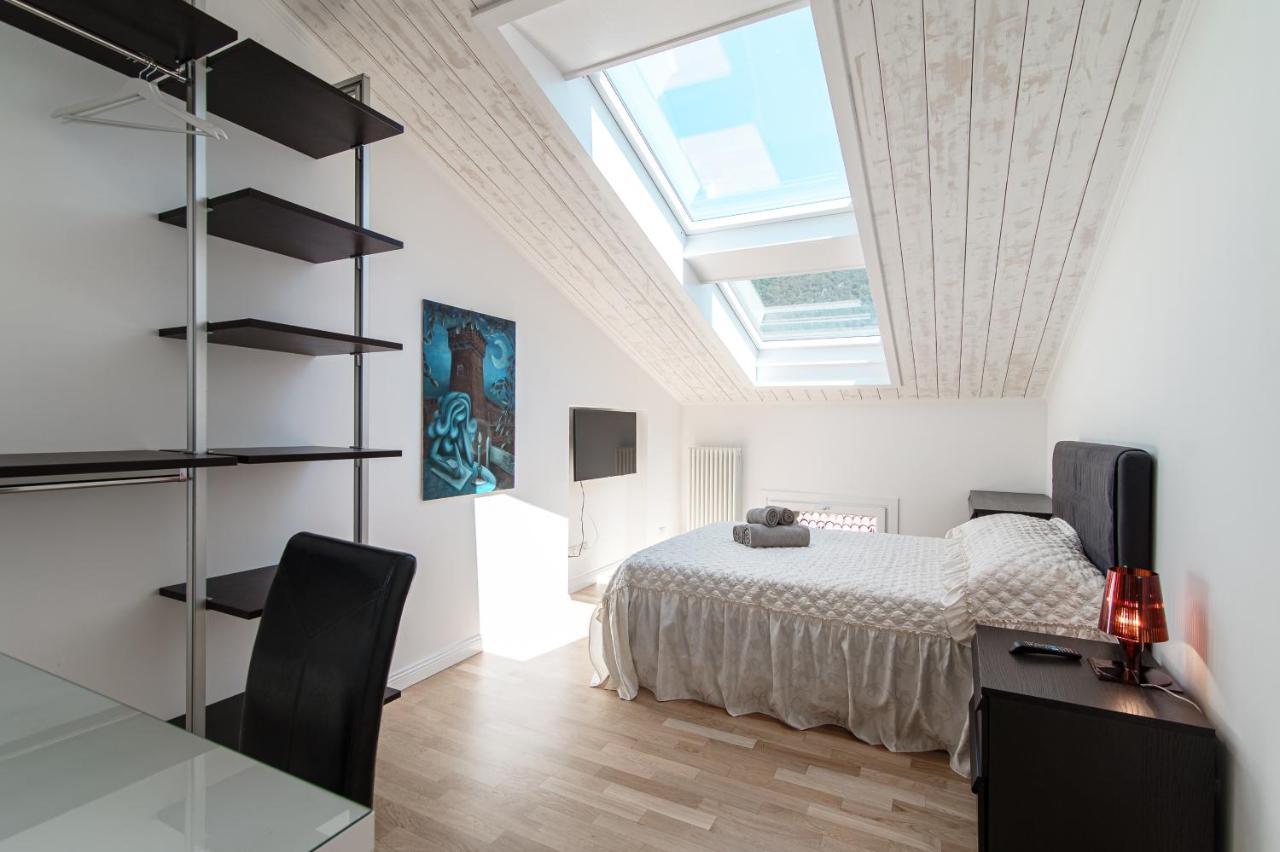 Attic 64 - The House Of Travelers Como Exterior foto