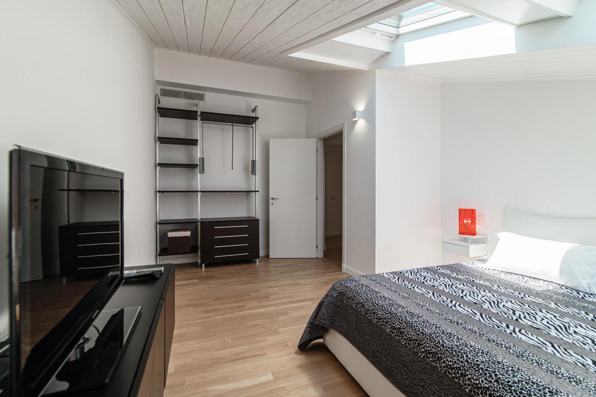 Attic 64 - The House Of Travelers Como Exterior foto